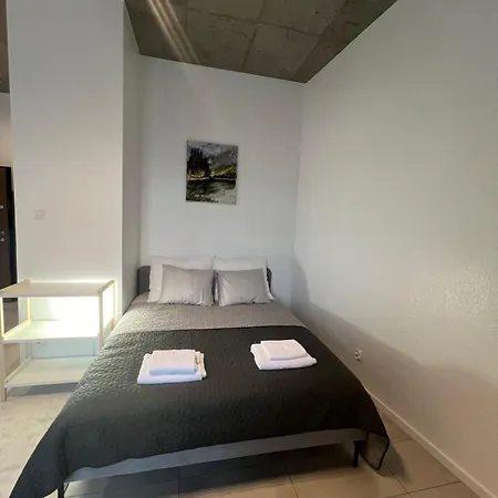 Kamienica Sierakowskiego 14