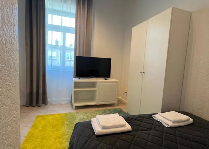 Kamienica Sierakowskiego 14